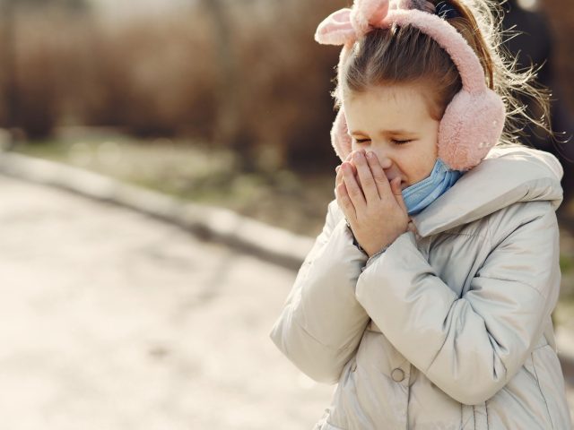 Prévenir les allergies hivernales : conseils pratiques à suivre